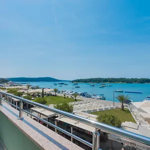 apartments-riva.pula-hotels.org/